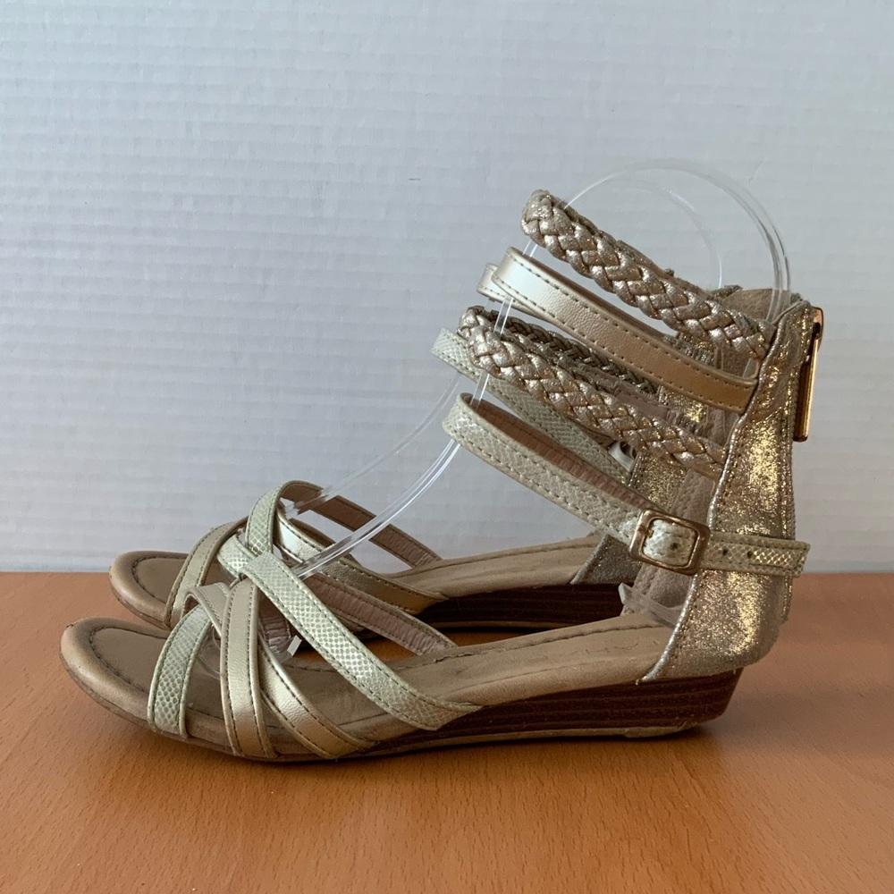Tahari girls sandals